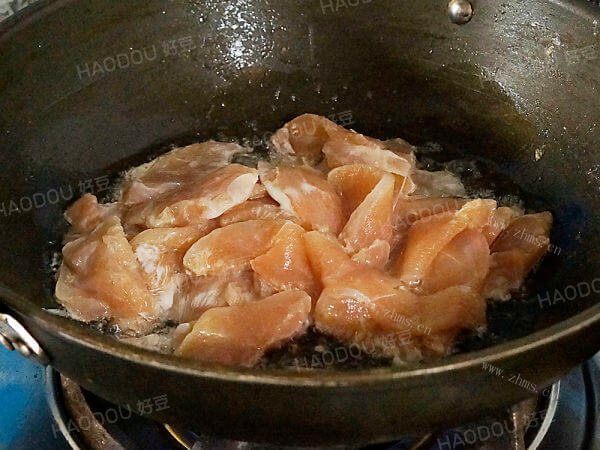 美味的番茄沙司鸡肉片做法图解2)