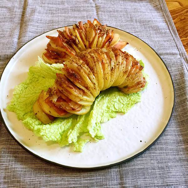 美味营养的风琴烤土豆