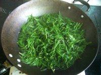 野味的茼蒿粑粑做法图解2)