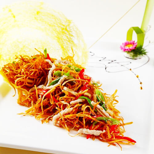 美味的香椿芽炒鸡蛋