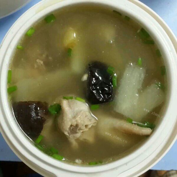 美味的煨汤
