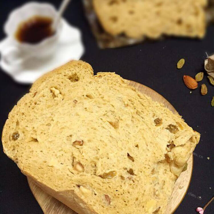 「经典美食」果仁吐司