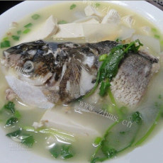 鲜美鱼头豆腐汤的家常做法