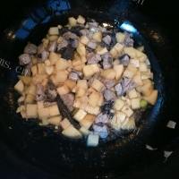 美味的土豆烧鸡丁的做法图解三