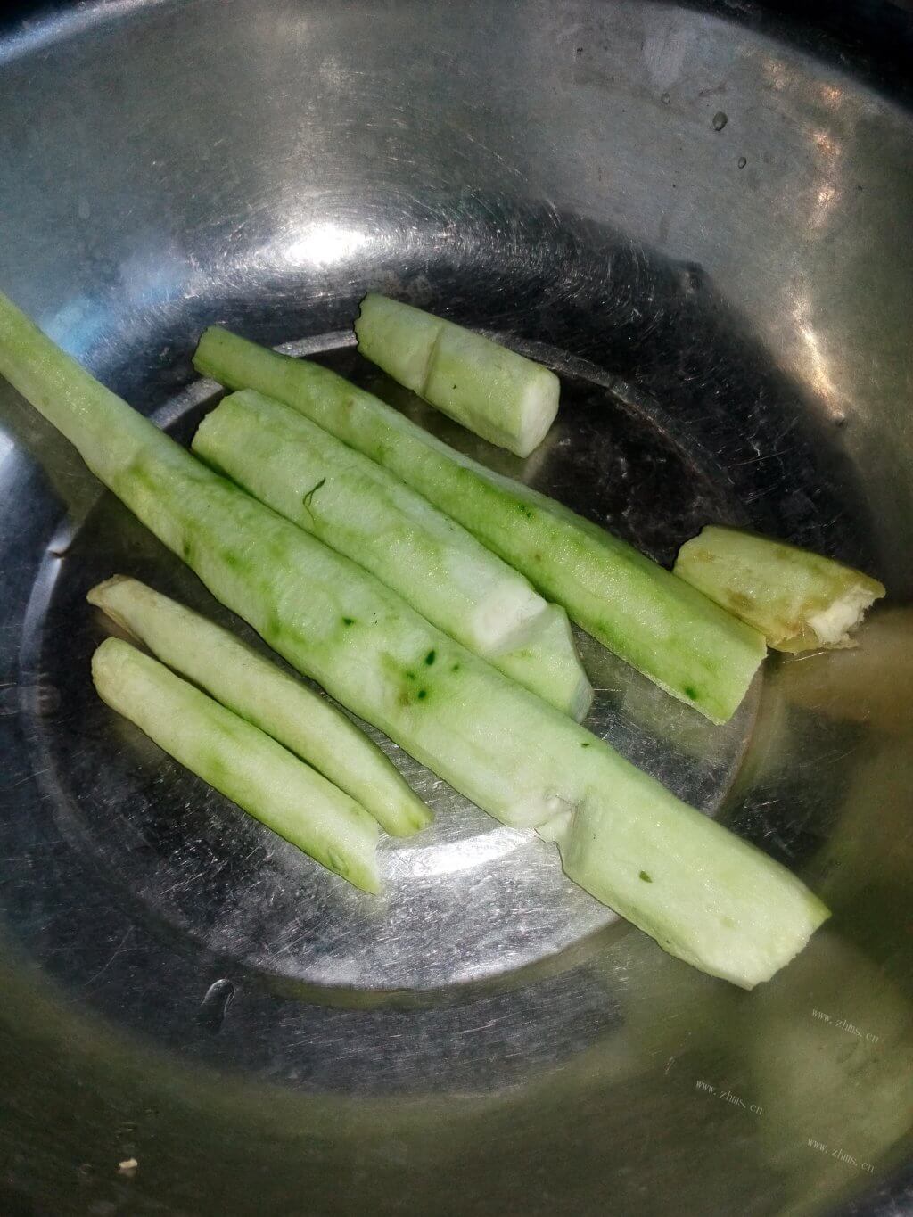 好喝的八角丝瓜汤做法图解2)