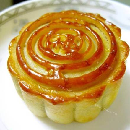 香甜莲蓉广式月饼