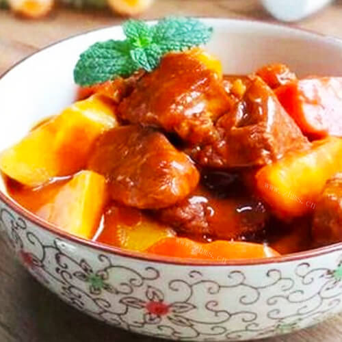 香浓牛肉炖土豆胡萝卜