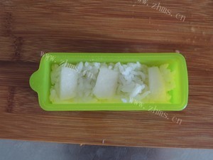 自制鲜虾沙拉寿司做法图解1)