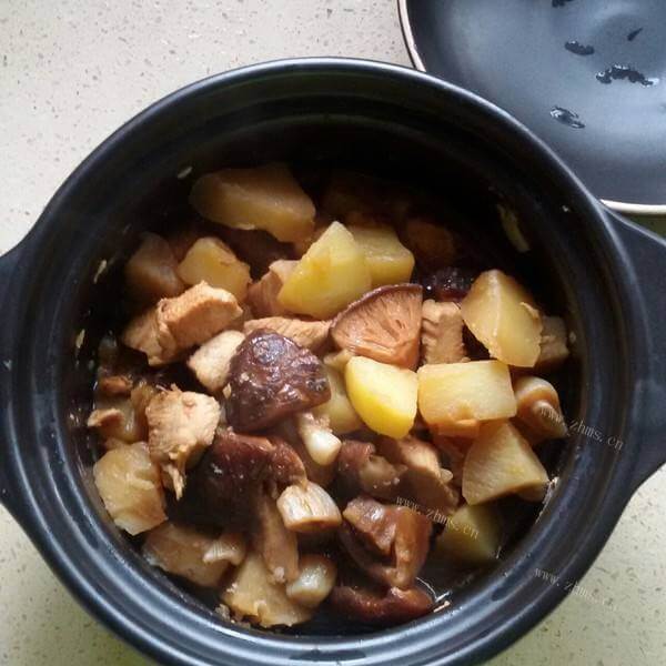 有特色的土豆香菇烧鸡腿