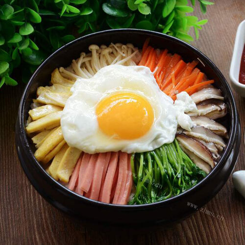 美味的石锅拌饭