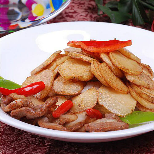 美味的土豆炒肉