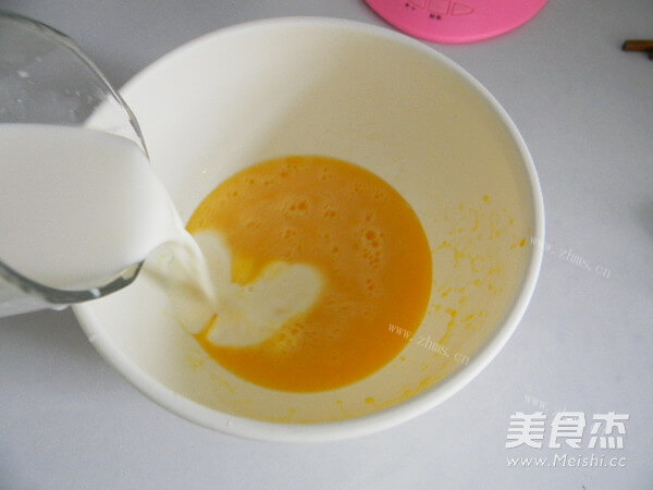好吃的椰香奶黄馅冰皮月饼做法图解12)