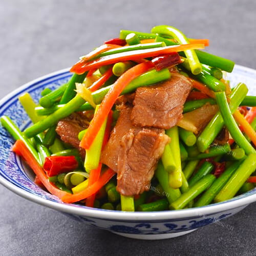 美味的蒜苔炒肉的做法