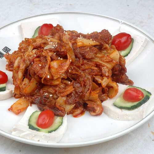 美味辣白菜炒五花肉