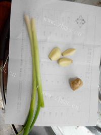 入味的小扒皮鱼罐头做法图解2)