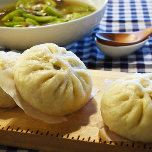 美味的槐树花包子