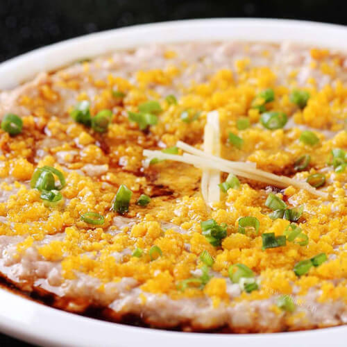 美味的龙眼蒸肉饼