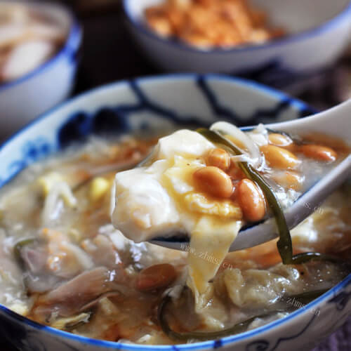 美味的鸡汤豆腐脑