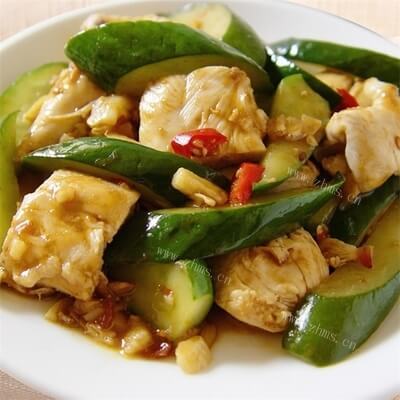 好吃的青瓜炒鸡丁