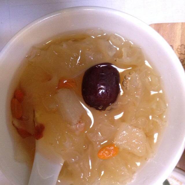 银耳雪梨红枣汤