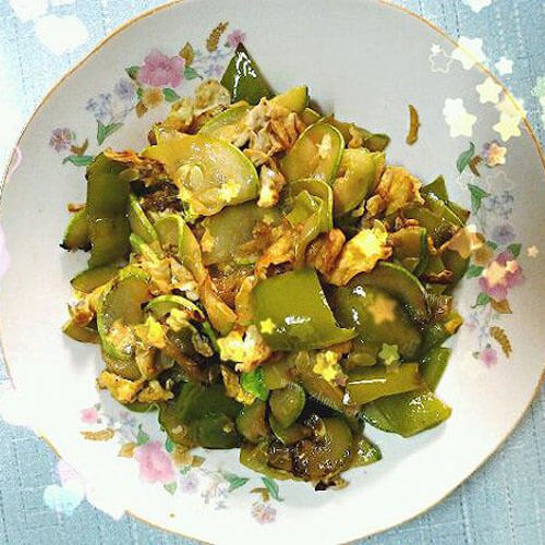 易做的西葫芦青椒炒鸡蛋