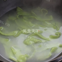 酸辣的蒜蘸菠菜面的做法图解十
