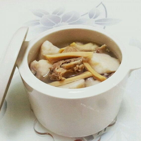 美味的墨鱼汤的做法