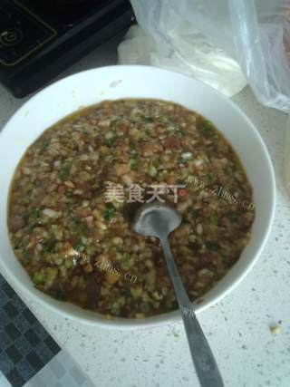 好吃到爆的猪肉芹菜饺做法图解7)