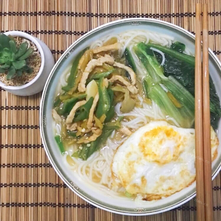 榨菜肉丝米粉