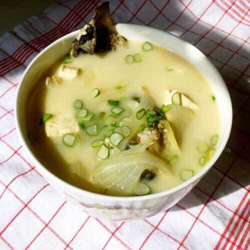 美味佳肴般的鲫鱼白菜豆腐汤