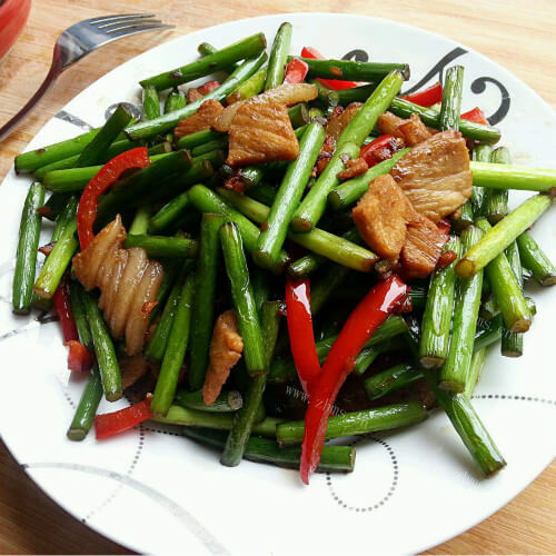 家常蒜薹炒鸡胗