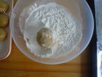 好吃的广式咖喱肉松月饼做法图解12)