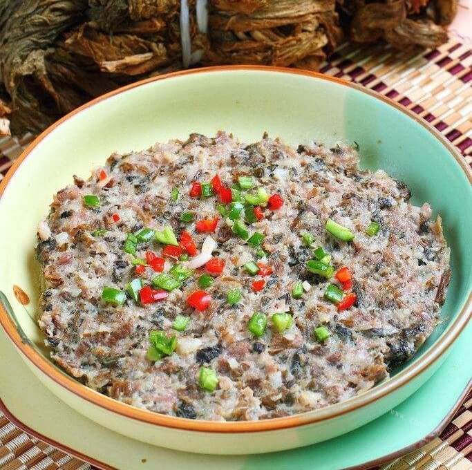 简易版菜干蒸肉饼