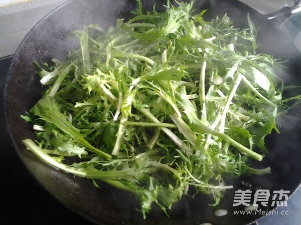 自制蒜蓉苦菊做法图解5)