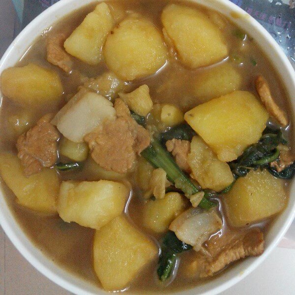 美味五花肉烧土豆