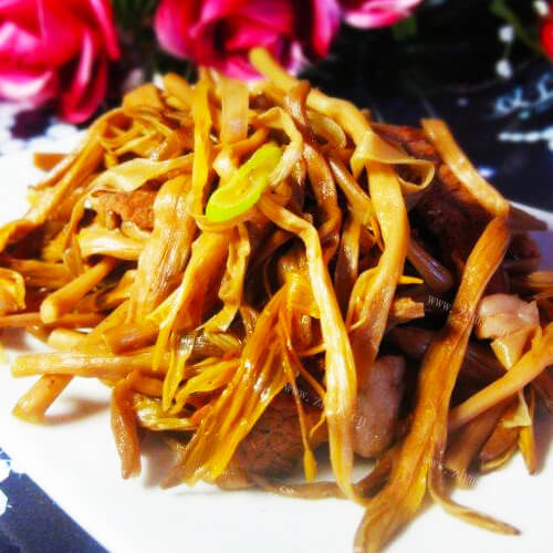 家常黄花菜炒肉