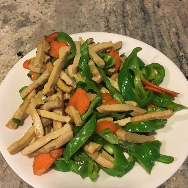 回味无穷的尖椒豆腐干