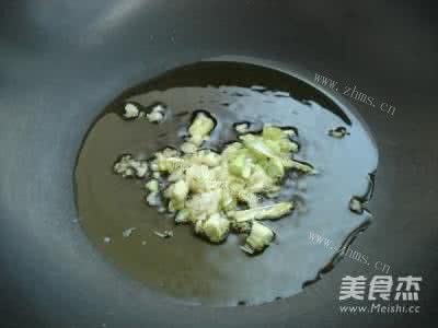 美味的麻辣什锦回锅肉做法图解4)
