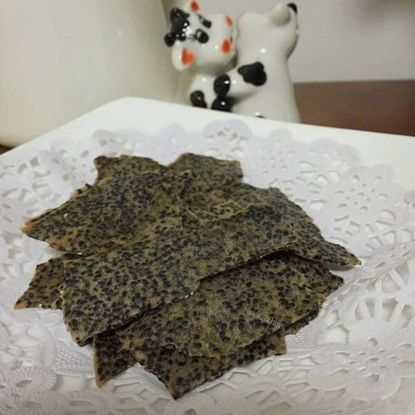 香气浓郁的黑芝麻脆饼