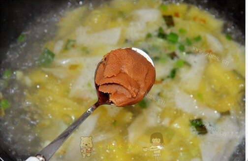 易做好吃的海鲜蔬菜烩饼做法图解7)