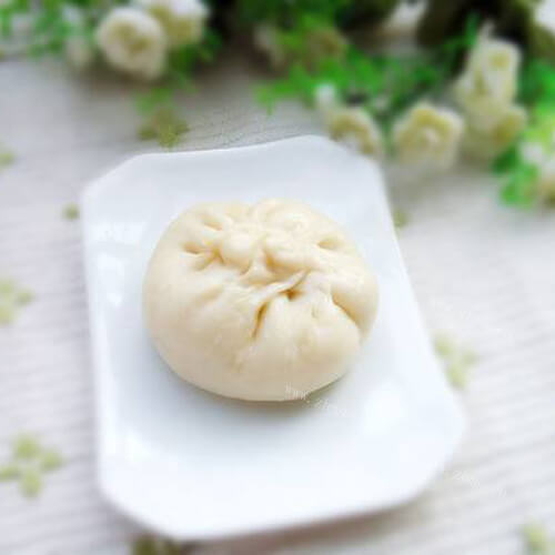 让人怀念的榨菜鲜肉胡萝卜包子