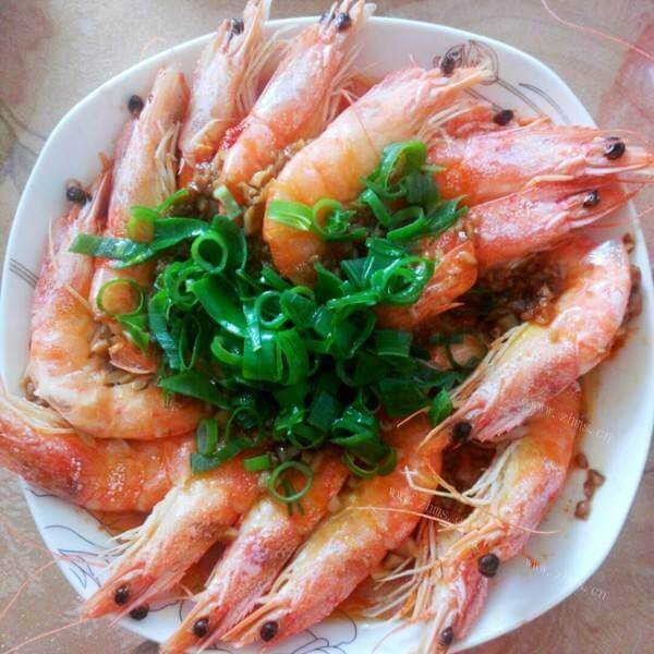美味的蒜蓉蒸海虾