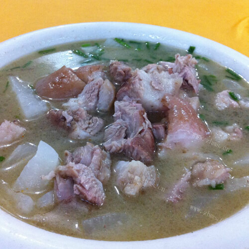 诱人的羊肉白萝卜汤