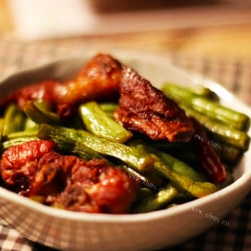 美味的排骨炖豆角