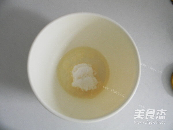 好吃的椰香奶黄馅冰皮月饼做法图解8)