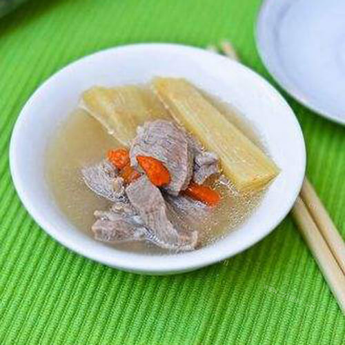 美味的煮羊汤