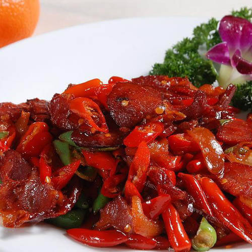 香气浓郁的辣椒炒驴肉
