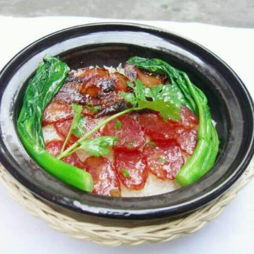 DIY美食-窝蛋腊肠煲仔饭