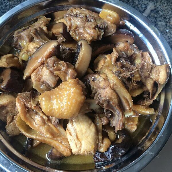 美味鸡肉砂锅的做法