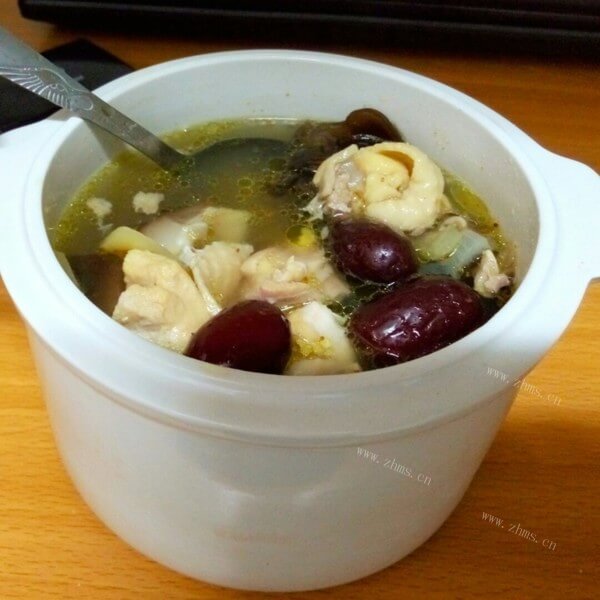 好喝的香菇鸡腿汤